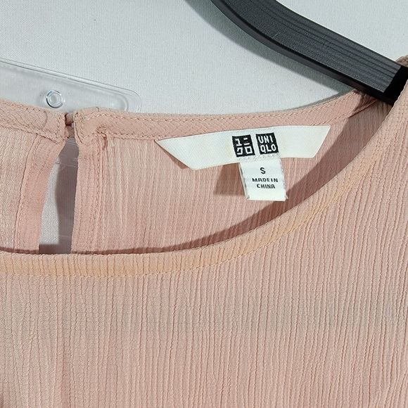 UNIQLO Pink Crinkle Oversized Boxy Short Sleeve Key Hole Back Blouse Crew Neck S - Picture 4 of 7